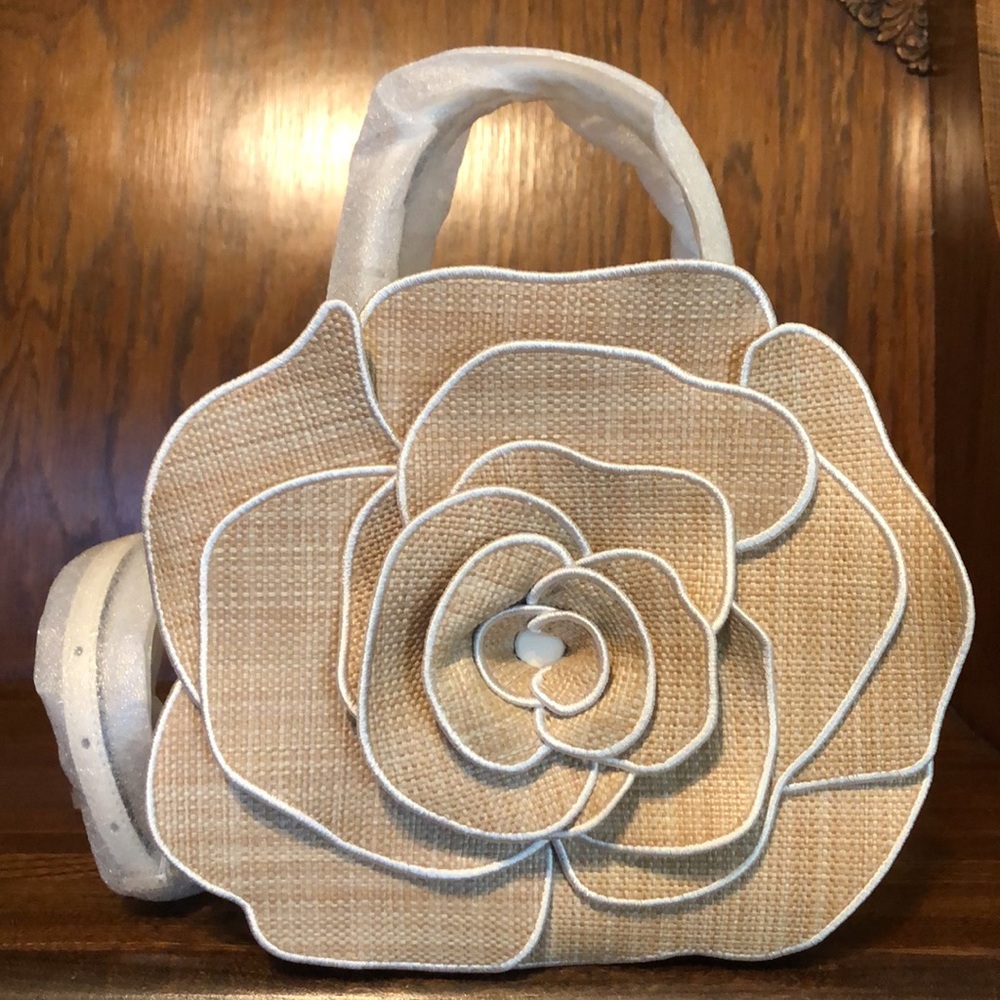 NWT-Kate Spade-Flora-Rose Straw Crossbody-Natural Color-Drawstring Closure-$449